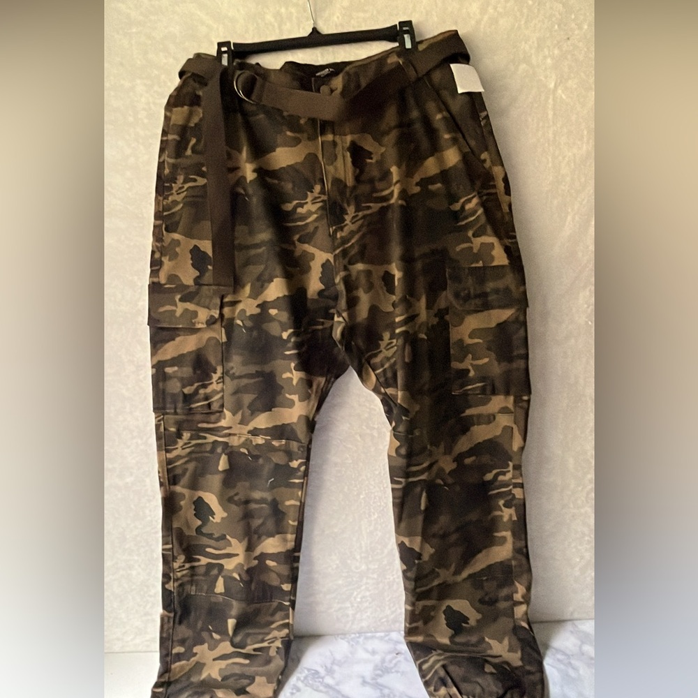 American Bazi Women Utility Camo Belted Cargo Jogger Pants NWT Size 3X